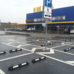 Gumowe bariery na parkingach: Ochrona dla galerii handlowych